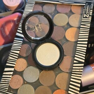 Kat Von D Neutral Eyeshadow Palette - Cream, Brown, and Gold